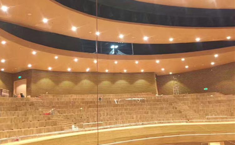 湖北襄陽(yáng)學(xué)院音樂廳槽木吸音板聲學(xué)工程 湖北襄陽(yáng)學(xué)院音樂廳槽木吸音板聲學(xué)工程